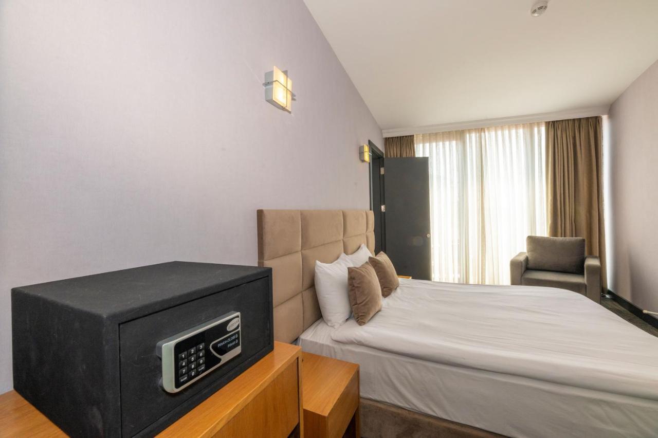 Taksim Hotel V Plus Istanbul Bagian luar foto