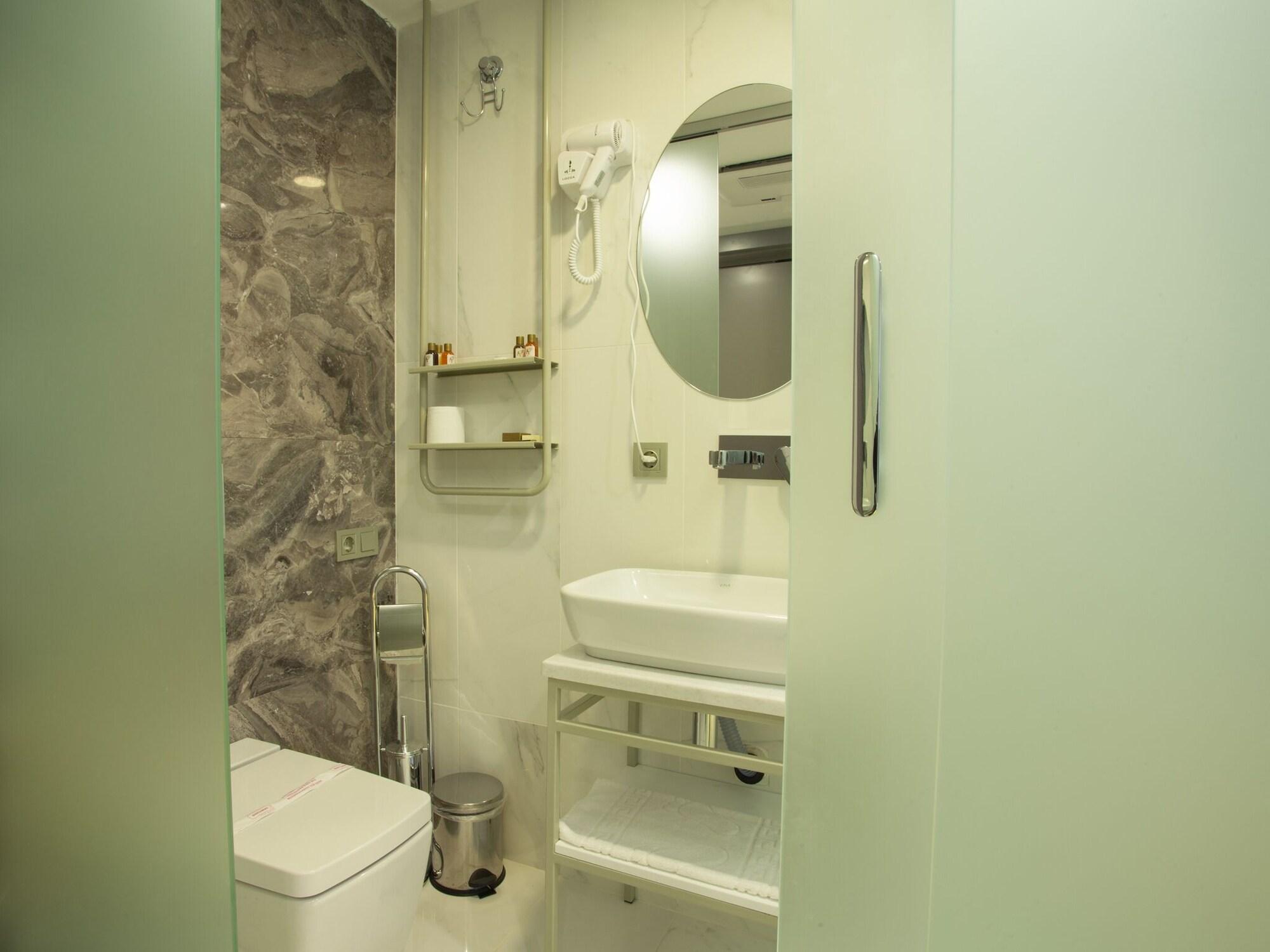 Taksim Hotel V Plus Istanbul Bagian luar foto