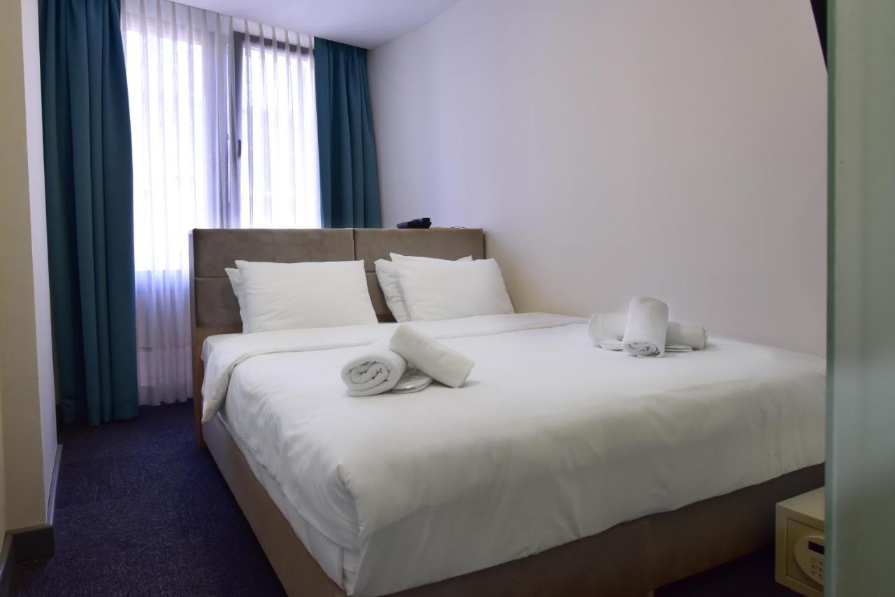 Taksim Hotel V Plus Istanbul Bagian luar foto